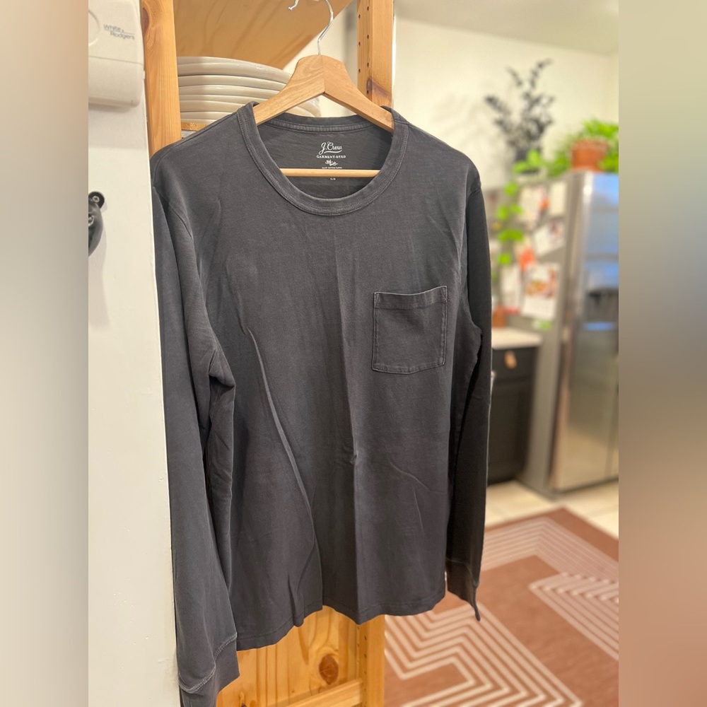 J. crew Men’s long sleeve slim gray tee